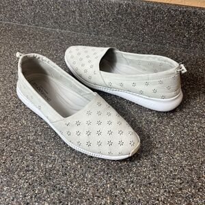 Cole Haan Grand.Os Flat Womens Sz 8B Ivory Leather Loafer Comfort Casual Slip On